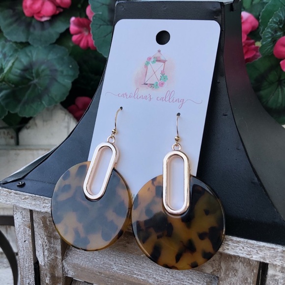 Tortoise Shell Acrylic Earrings - Picture 3 of 3